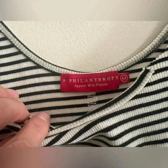 n: PHILANTHROPY Hollywood Striped Sleeveless Tee - Picture 6 of 12